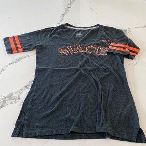 San Francisco Giants Women’s Nike v-neck t-shirt | Small